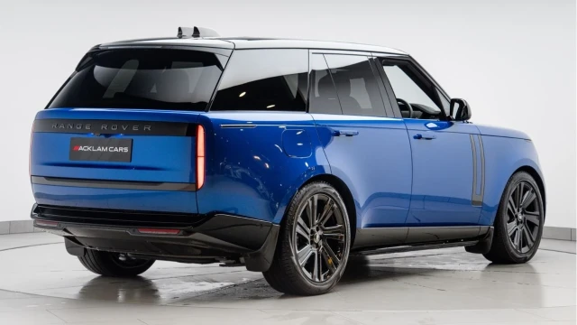 Land Rover Range Rover (25 Reg) 3.0 D300 HSE (Velocity) Image 6