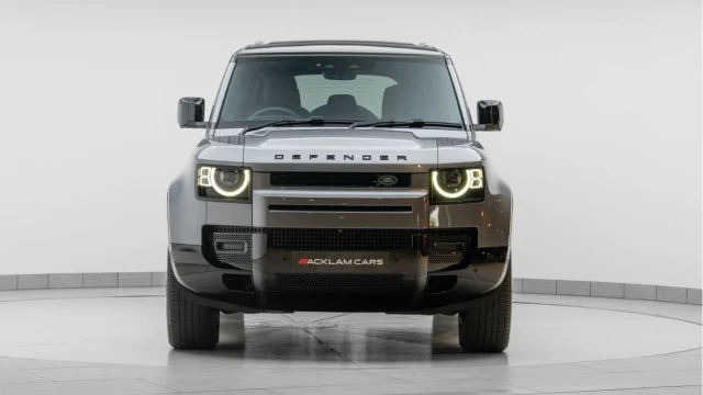 Land Rover Defender (73 Reg) 110 3.0 D250 X-Dynamic SE (Black Pack) Image 4