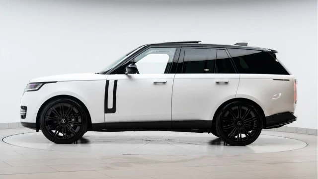 Land Rover Range Rover (74 Reg) 3.0 D350 SE (Shadow) Image 5