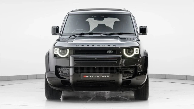 Land Rover Defender (74 Reg) 110 3.0 D350 X-Dynamic HSE (Black Pack) Image 4