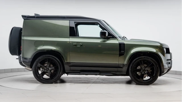 Land Rover Defender (75 Reg) 90 3.0 D250 X-Dynamic SE Hard Top Commercial (3 Seat) (+VAT) Image 5