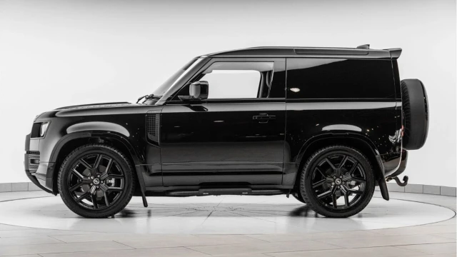 Land Rover Defender (25 Reg) 90 3.0 D250 S Hard Top Commercial (3 Seat) Image 4