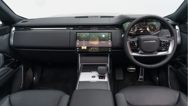 Land Rover Range Rover (73 Reg) 3.0 D350 Autobiography Image 2