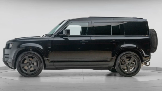 Land Rover Defender (75 Reg) 110 3.0 D350 X-Dynamic HSE Hard Top Commercial (3 Seat) (+VAT) Image 4