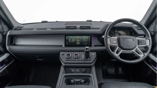 Land Rover Defender (24 Reg) 110 3.0 D250 X-Dynamic SE Image 2