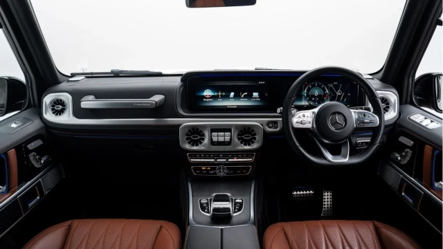 Mercedes-Benz G Class (21 Reg) G400 2.9D AMG Line Premium Plus 4Matic (G Manufaktur) Image 2