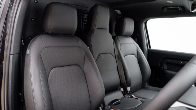 Land Rover Defender (75 Reg) 90 3.0 D250 S Hard Top Commercial (3 Seat) (+VAT) Image 3
