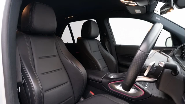 Mercedes-Benz GLE Class (21 Reg) GLE300 2.0D AMG Line Premium 4Matic (7 Seat) Image 3