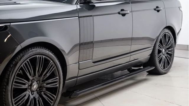 Land Rover Range Rover (68 Reg) 5.0 V8 Autobiography (Black Pack) Image 8