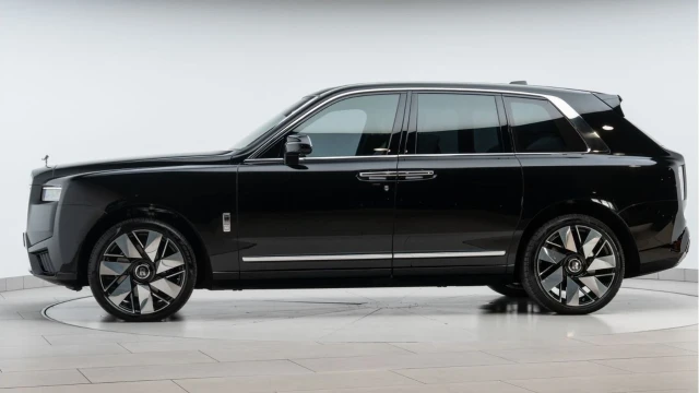 Rolls-Royce Cullinan (25 Reg) 6.75 V12 Series II Image 5