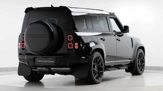Land Rover Defender (73 Reg) 110 3.0 D250 XS Edition (Bespoke) Image 5