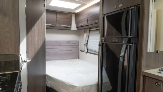 Elddis Encore 255 (23 Reg) 2.2D Automatic (4 Berth) Image 3