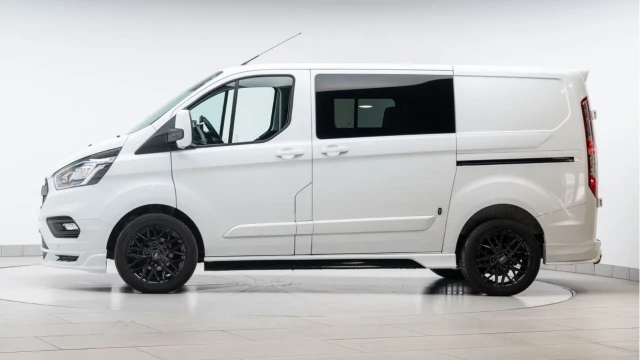 Ford Transit Custom (72 Reg) Custom 280 2.0D Limited (6 Seat) (+VAT) Image 5