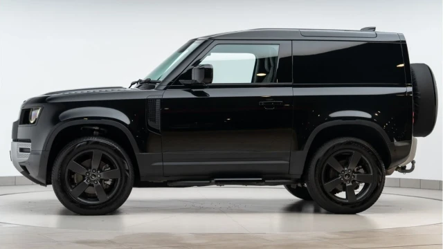Land Rover Defender (74 Reg) 90 3.0 D250 S Hard Top Commercial (3 Seat) (+VAT) Image 5