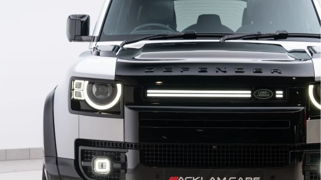 Land Rover Defender (24 Reg) 110 3.0 D300 X-Dynamic HSE (Bespoke) Image 7