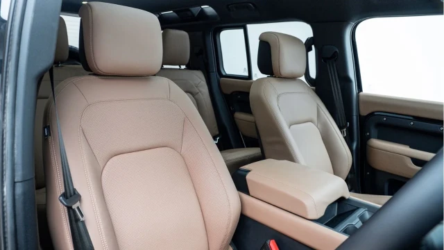 Land Rover Defender (75 Reg) 110 3.0 D350 X-Dynamic HSE (Black Pack) Image 3