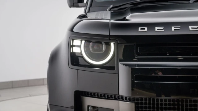 Land Rover Defender (75 Reg) 90 3.0 D250 S Hard Top Commercial (3 Seat) (+VAT) Image 6