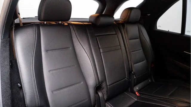 Mercedes-Benz GLE Class (22 Reg) GLE400 2.9D AMG Line Premium Plus 4Matic Image 8
