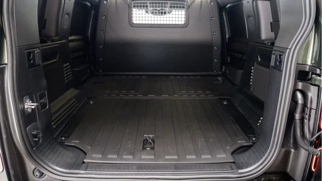 Land Rover Defender (75 Reg) 110 3.0 D250 X-Dynamic SE Hard Top Commercial (+VAT) Image 4