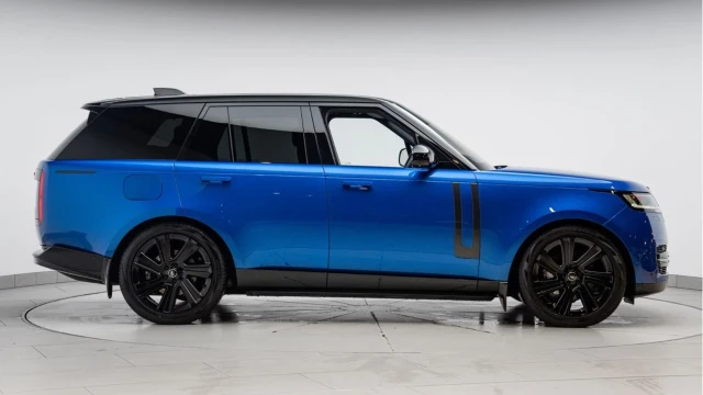 Land Rover Range Rover (25 Reg) 3.0 D300 HSE (Velocity) Image 5