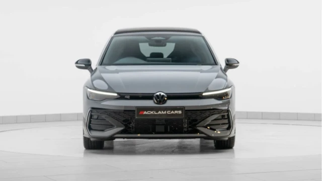 Volkswagen Golf (75 Reg) 1.5ETSI Black Edition DSG (Mk8.5) Image 8