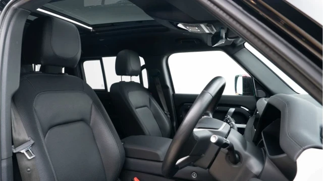 Land Rover Defender (73 Reg) 110 3.0 D300 X-Dynamic SE (Bespoke) Image 3