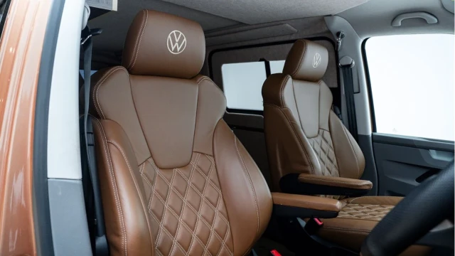 Volkswagen Transporter (22 Reg) T32 2.0 BiTDI Highline DSG (Camper) Image 4