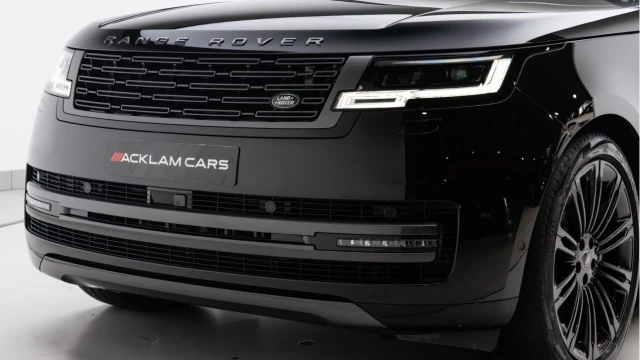 Land Rover Range Rover (22 Reg) 4.4 V8 P530 First Edition Image 6