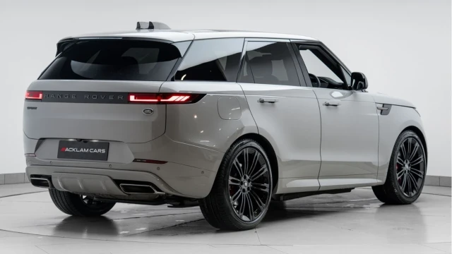 Land Rover Range Rover Sport (73 Reg) 3.0 P440e Dynamic SE Hybrid Image 6