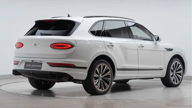Bentley Bentayga (74 Reg) 4.0 V8 Azure Image 6