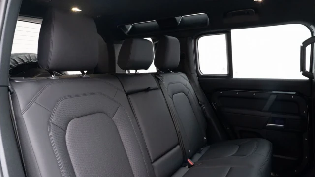Land Rover Defender (74 Reg) 110 3.0 D250 X-Dynamic HSE (VAT Q) Image 7