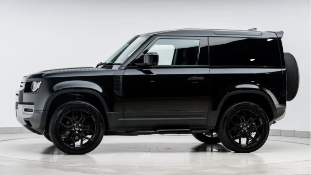 Land Rover Defender (73 Reg) 90 3.0 D250 Hard Top Commercial (+VAT) Image 5