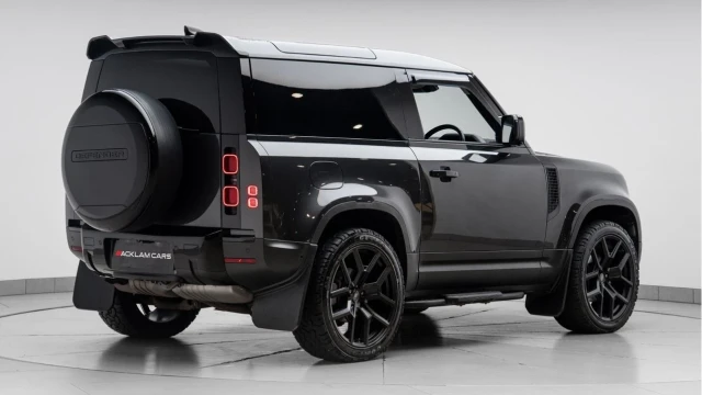 Land Rover Defender (73 Reg) 90 3.0 D250 HSE Hard Top Commercial (3 Seat) (+VAT) Image 8