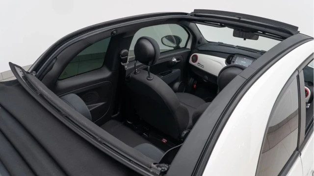Fiat 500 (24 Reg) 1.0 Hybrid Convertible Image 3
