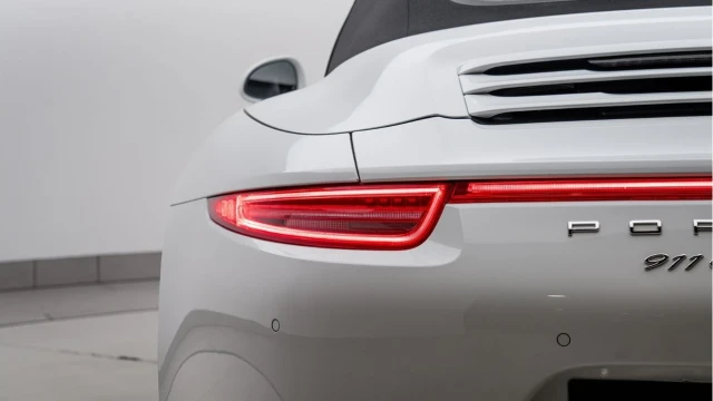 Porsche 911 (64 Reg) 3.8 Carrera 4 S PDK Convertible Image 4