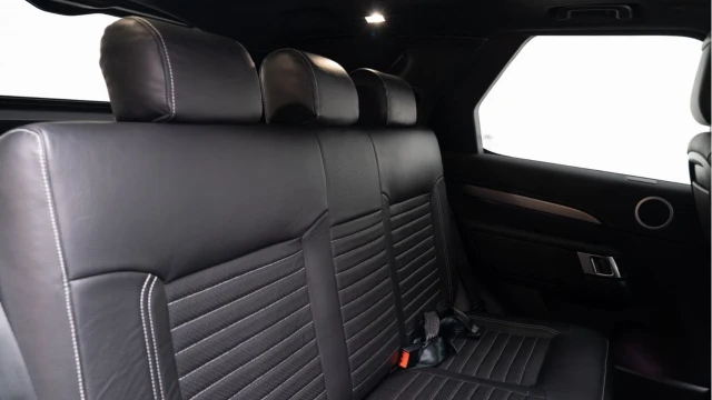 Land Rover Discovery (24 Reg) 3.0 D300 Dynamic HSE Commercial (5 Seat) (Bespoke) (+VAT) Image 4