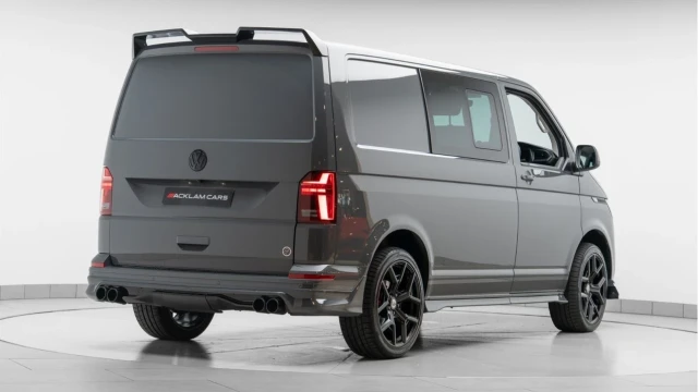 Volkswagen Transporter (24 Reg) 2.0TDI T32 Kombi Highline DSG (5 Seat) (Bespoke URBAN) (No VAT) Image 6