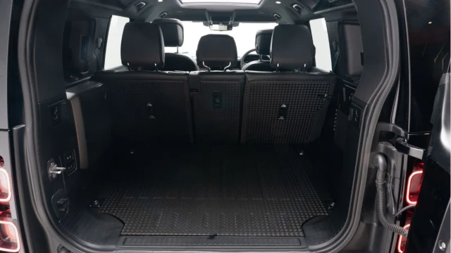 Land Rover Defender (71 Reg) 110 5.0 V8 P525 Carpathian Edition Image 4