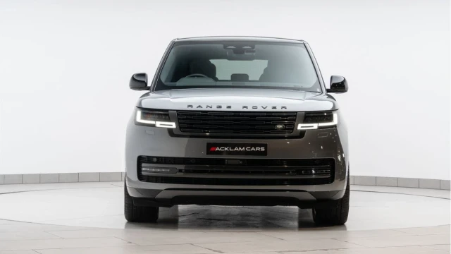 Land Rover Range Rover (72 Reg) 3.0 P440e SE Hybrid (Shadow Pack) Image 6