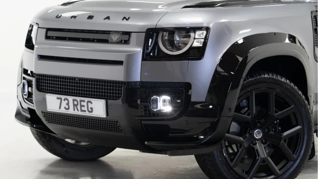 Land Rover Defender (73 Reg) 90 3.0 D250 Hard Top Commercial (URBAN) (+VAT) Image 4