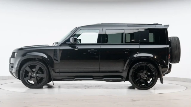Land Rover Defender (71 Reg) 110 3.0 D250 XS Edition Image 5