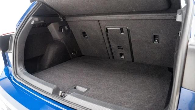 Volkswagen Golf R (73 Reg) 2.0TSI 4Motion (R Performance) Image 7