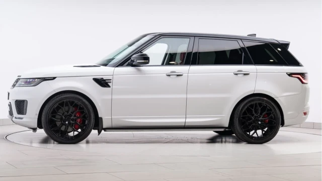 Land Rover Range Rover Sport (19 Reg) 3.0SDV6 Autobiography Dynamic (Black Pack) Image 4