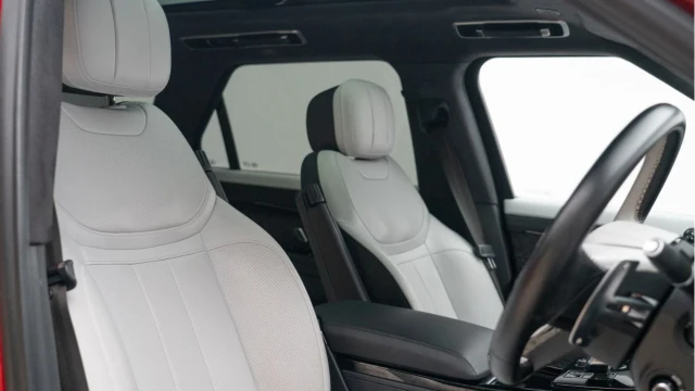 Land Rover Range Rover Sport (72 Reg) 3.0 P510e First Edition Image 2