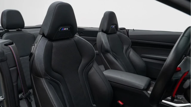 BMW M4 (73 Reg) 3.0 Competition M xDrive Convertible Image 4