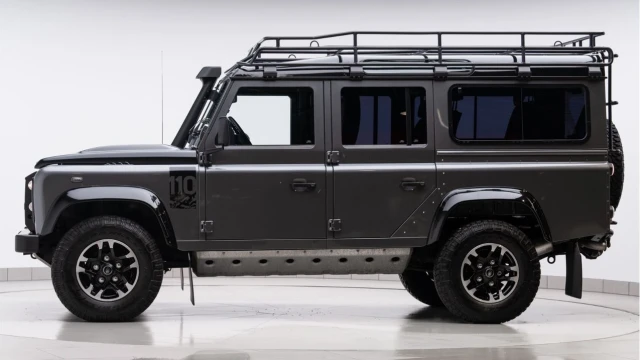 Land Rover Defender (16 Reg) 110 2.2TD Adventure Station Wagon (7 Seat) Image 4