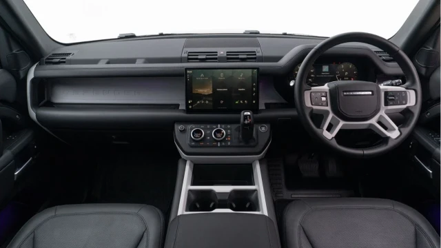 Land Rover Defender (25 Reg) 110 3.0 D350 X-Dynamic HSE (Black Pack) Image 2