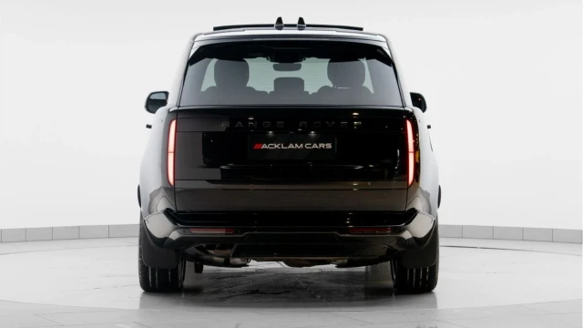 Land Rover Range Rover (75 Reg) 3.0 D300 Edition Image 5