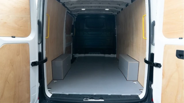 MAN TGE (73 Reg) TGE 3.140 2.0D Lion XS (3 Seat) Image 4