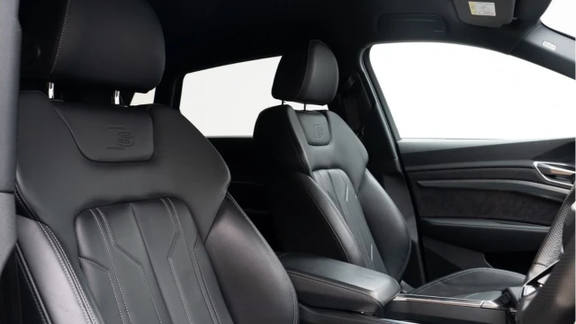 Audi e-tron (21 Reg) Black Edition 55 Quattro Image 3